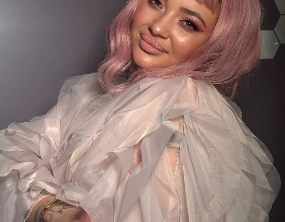 Lola77__