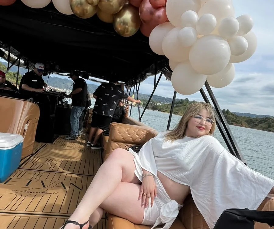 Mia-Laurentt