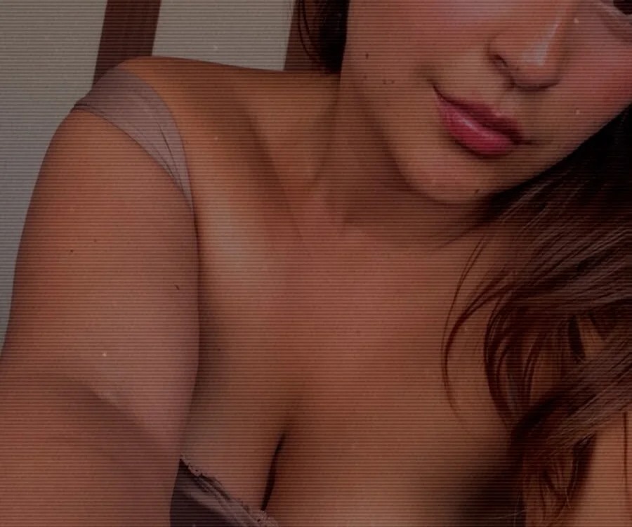 Mia1_Gold