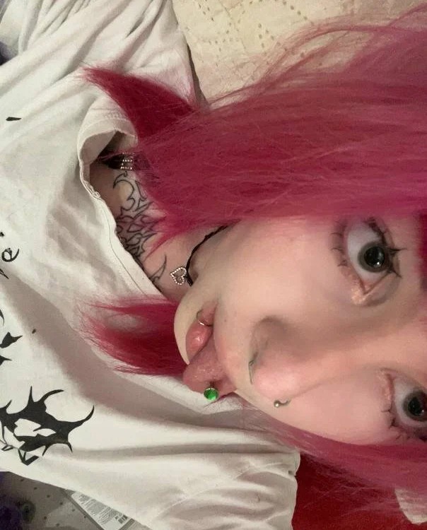 MiaBunnyKiss