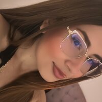 Mia_Larson3