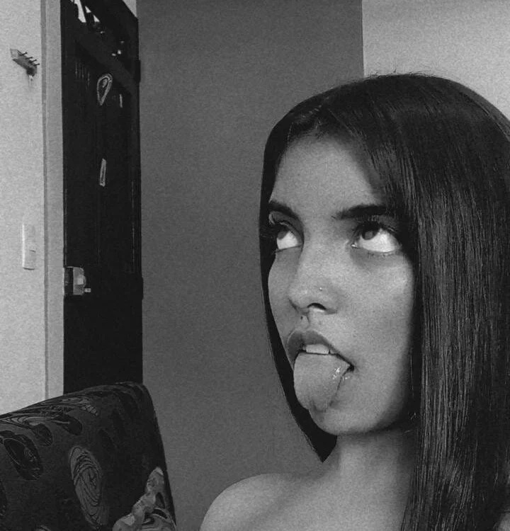 Mia_Valentina18