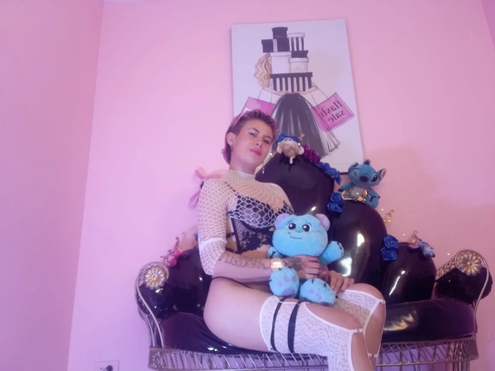 Mia_rousse_xxx
