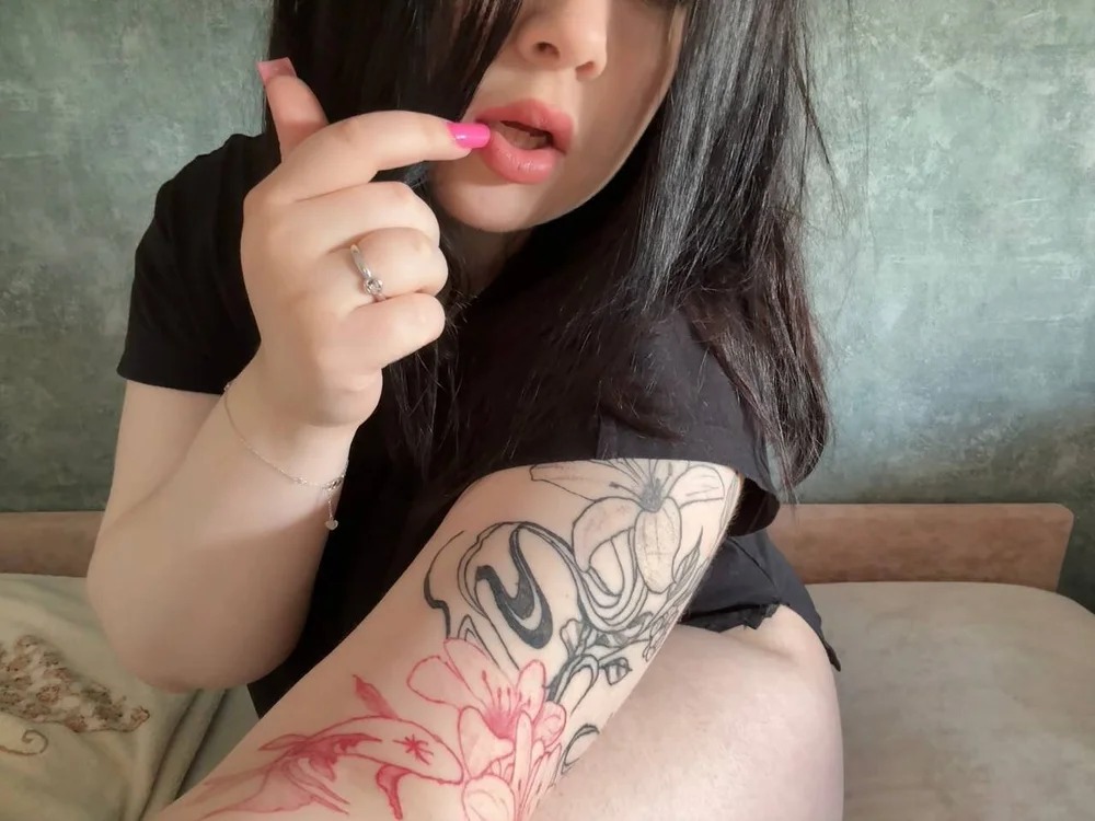 Michelle_Host