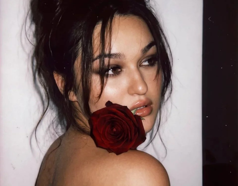 Mila_Vogue