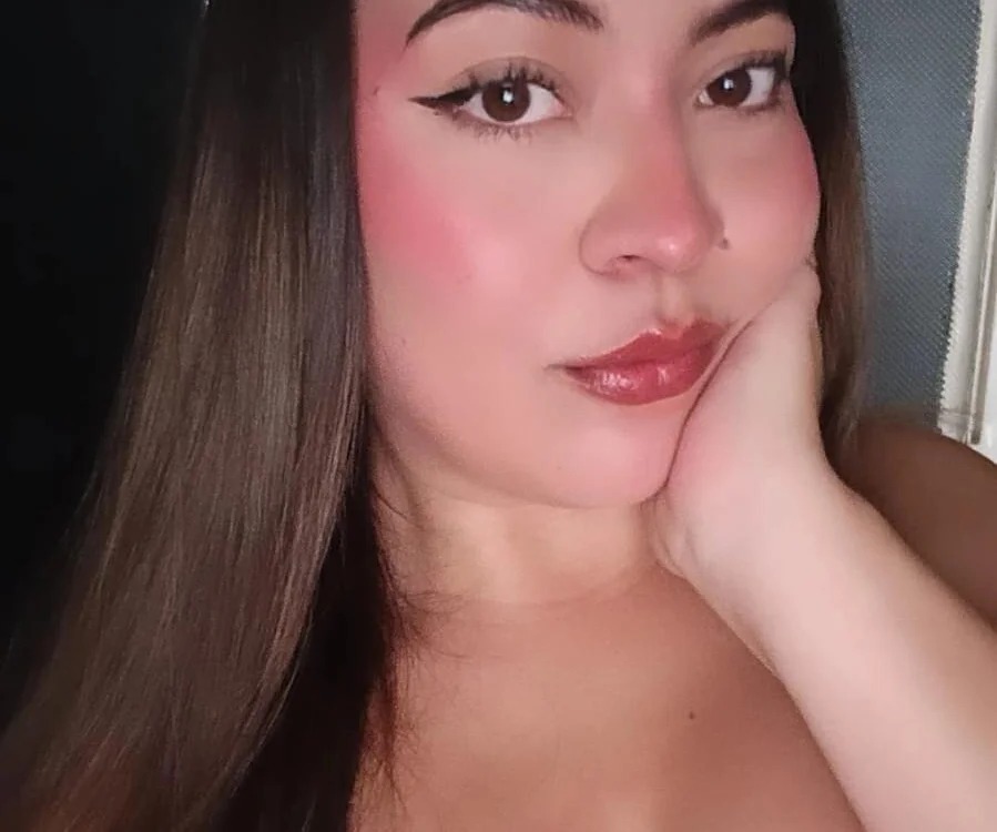 Mila_white1