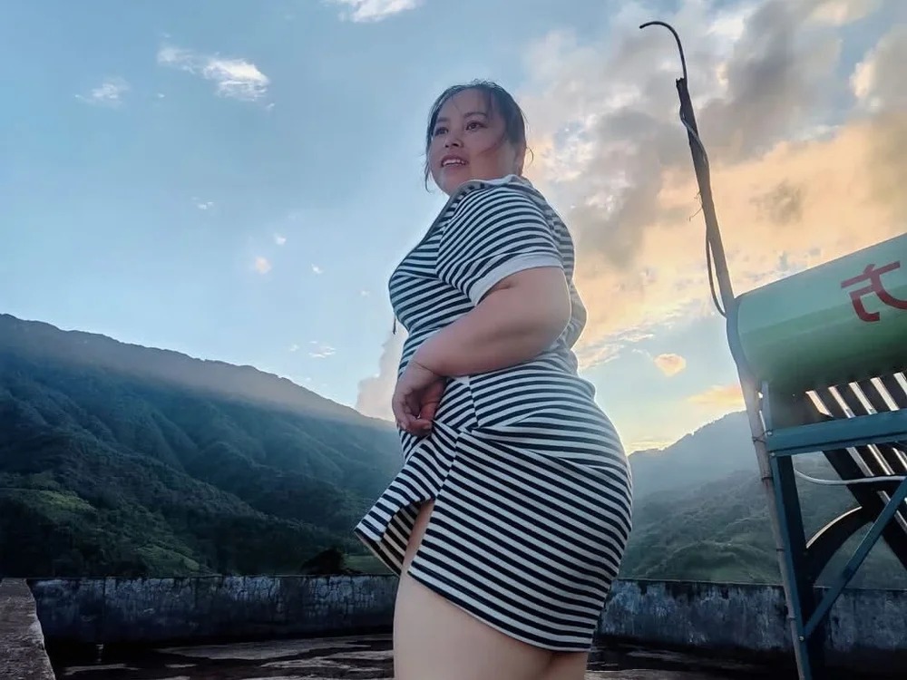 Moni-sex18