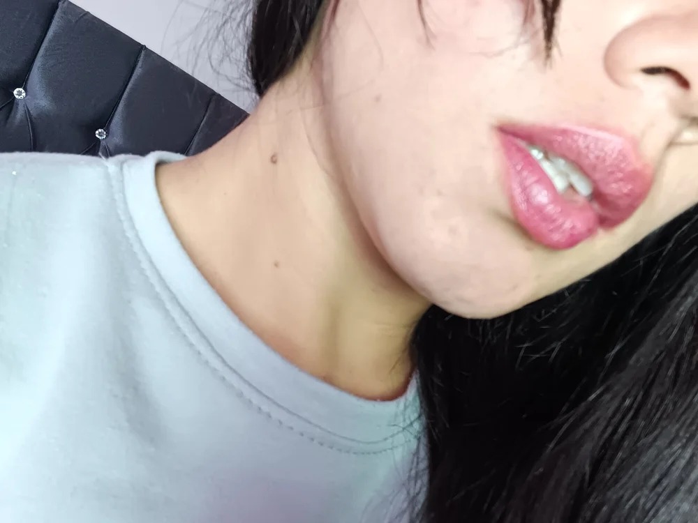 Moon_Isabella