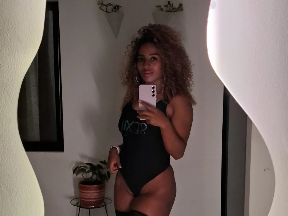 Nahomi_Hottt