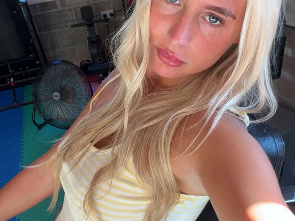 NaughtyLittleBlonde