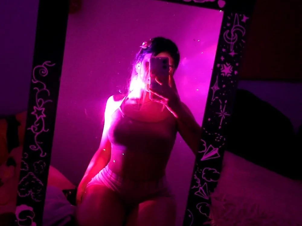 Ninafoxx258126