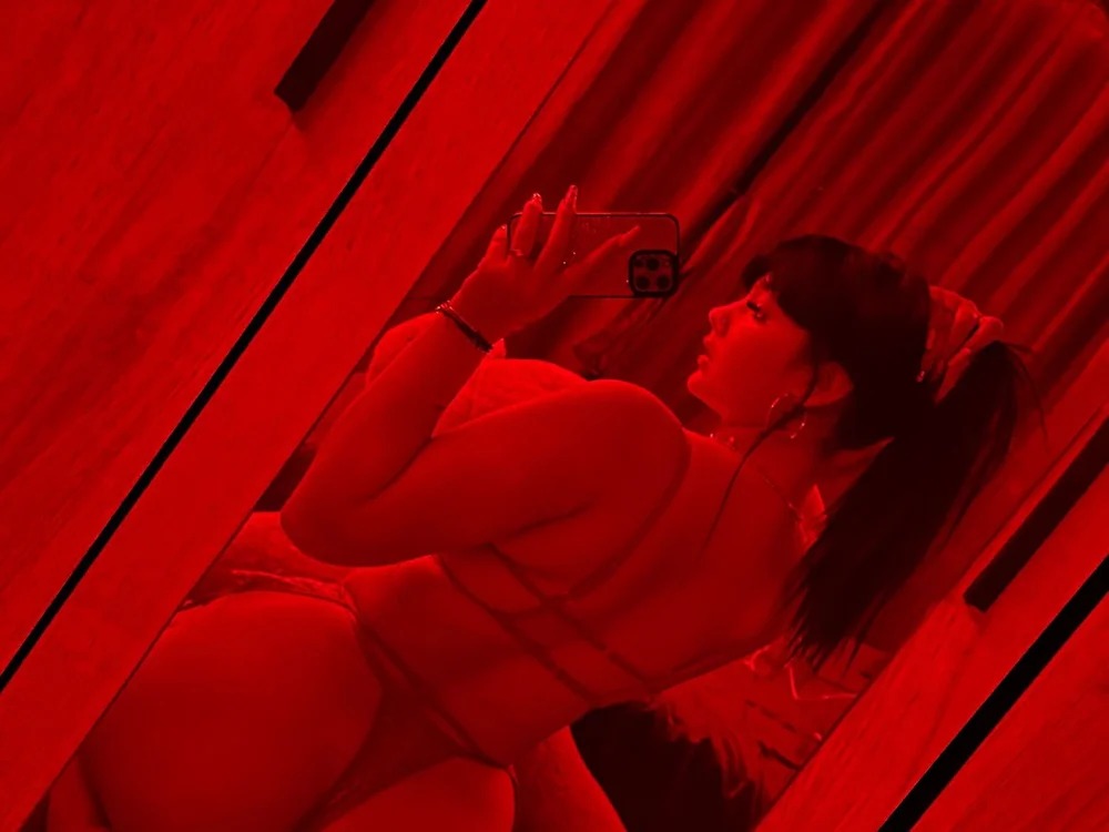 Peachy_Scarlette