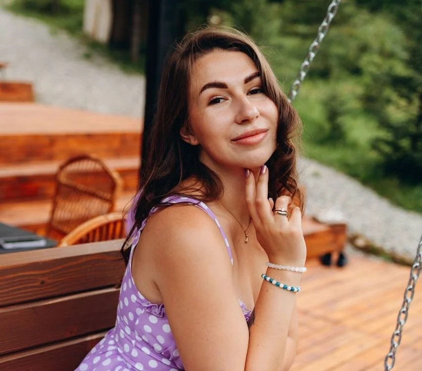 PregnantEva