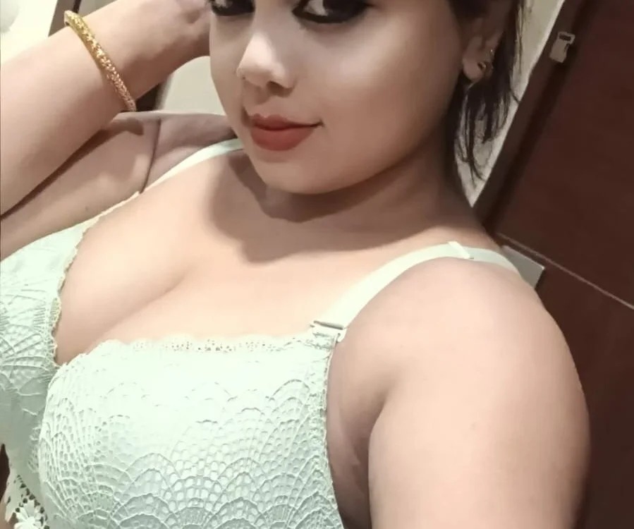 Rajni_8392