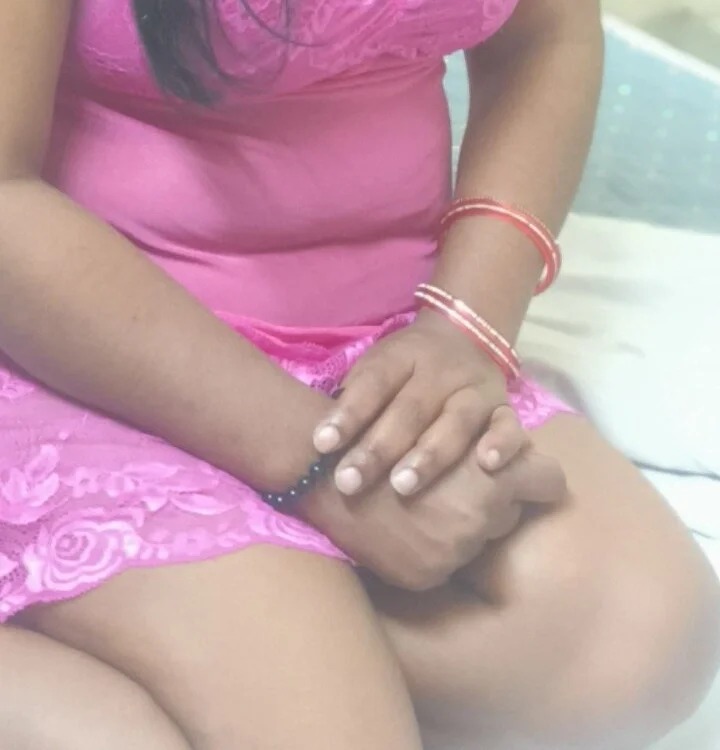 Roohi-hot