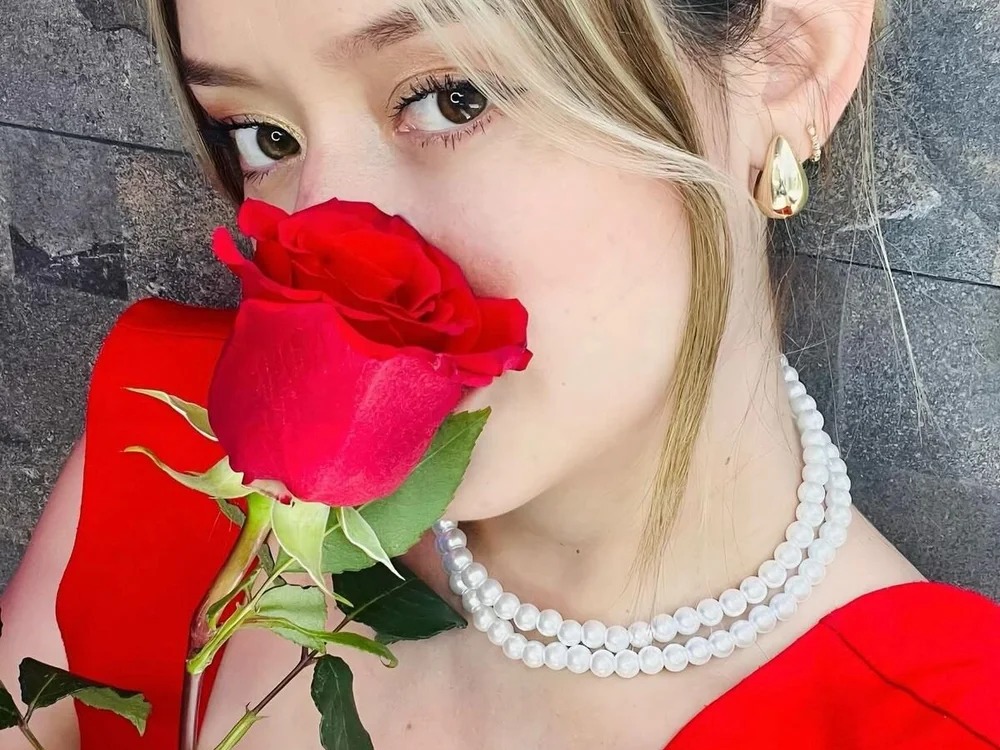 Sara_Cute23