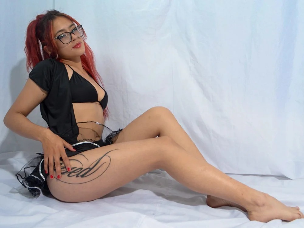 Sara_Red_X1
