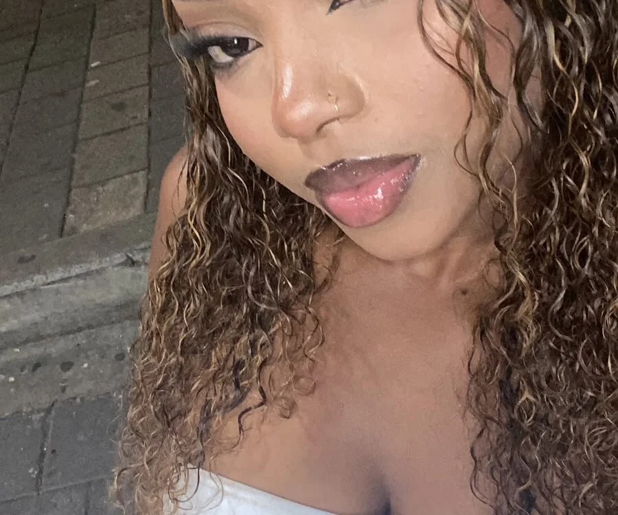 Scarlet_blakee
