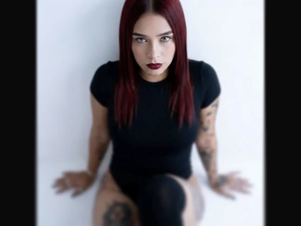 Selena_Grey1