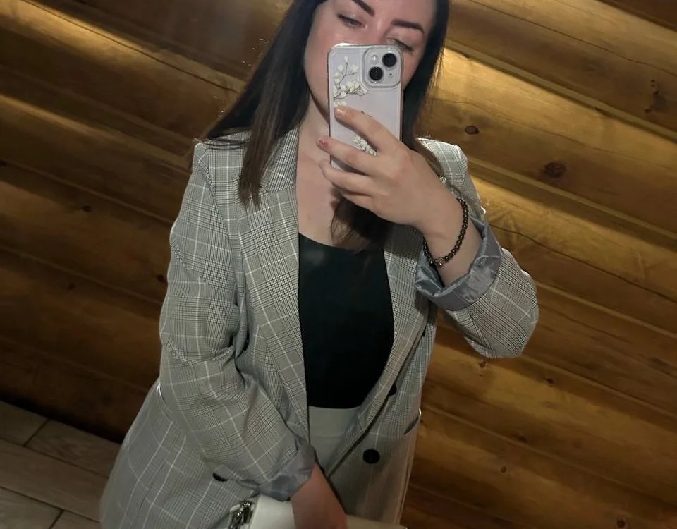 Victoriaa_Mills