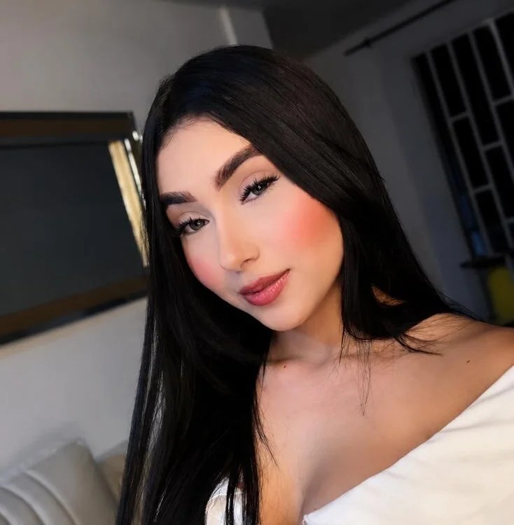 angie_hot2000