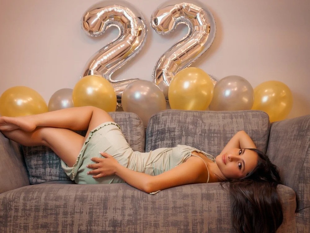 annie__thompson__