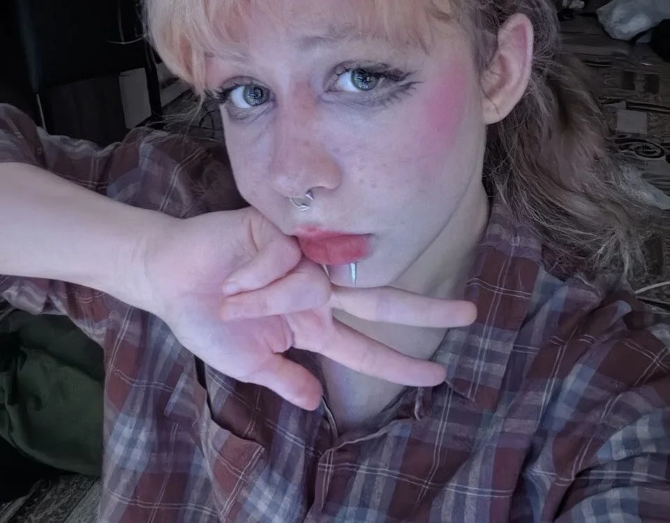 brkn_doll