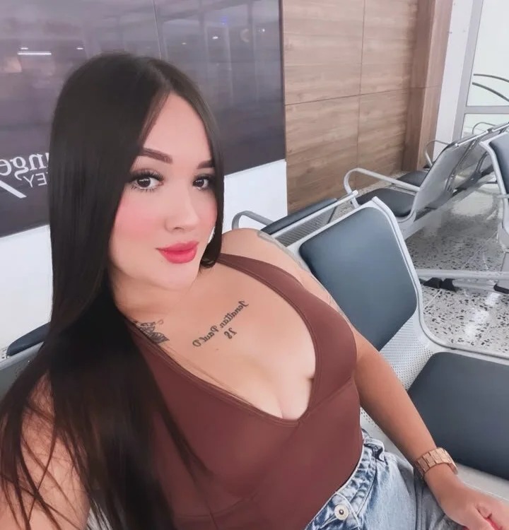 chloe_fox__