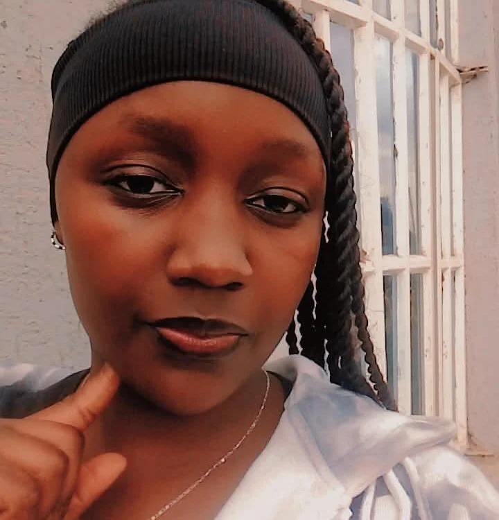 curvy_zara