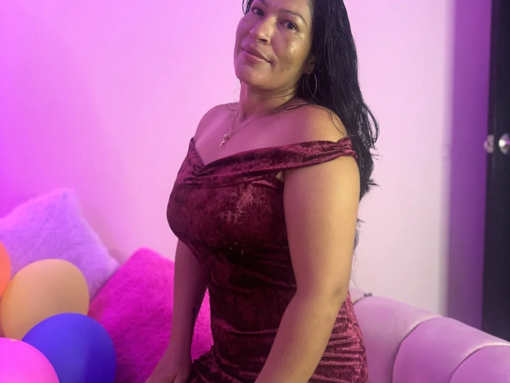 dashell_hotmama