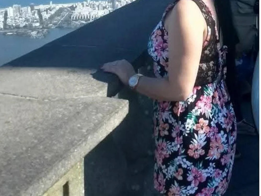 eva_jonees_