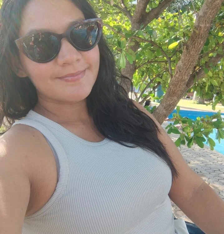 hilary_hot19