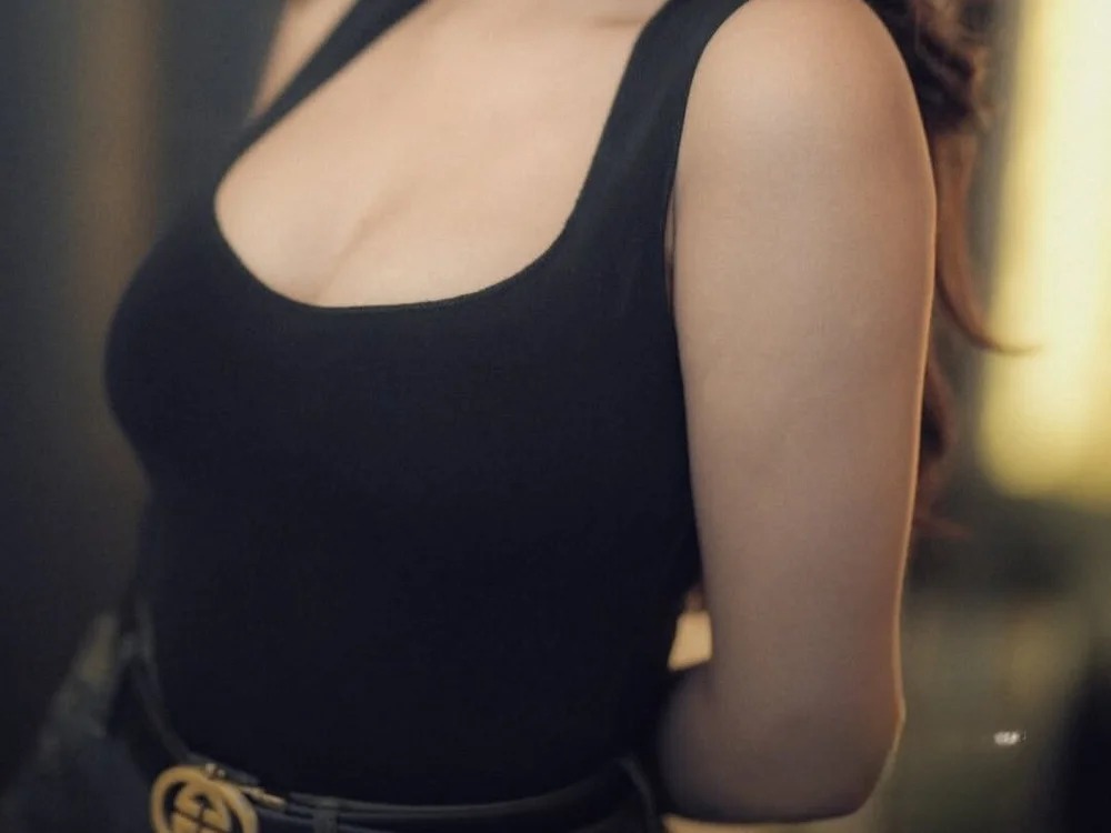 hot-Ishita