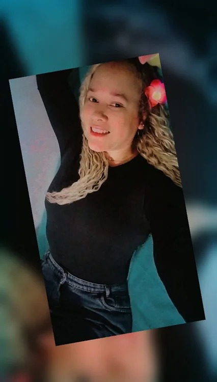laly_Abby
