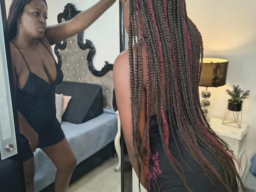 lindaa_ebony