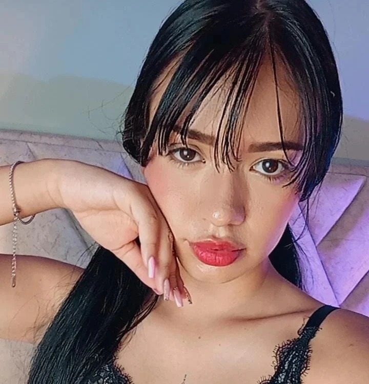 mia_f00x