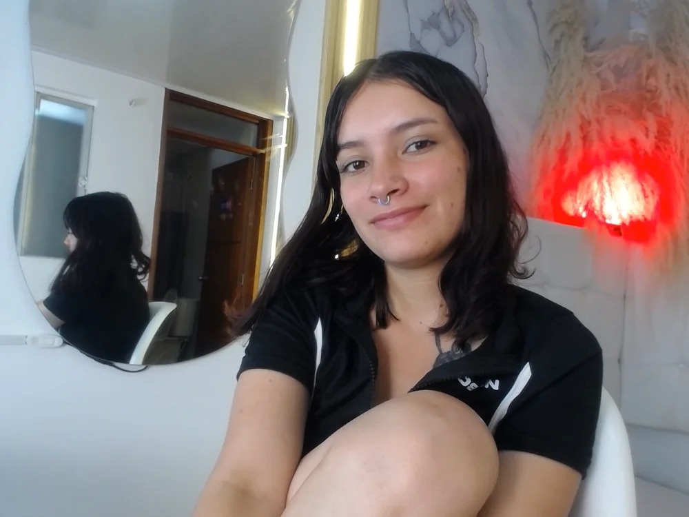 nahomy_paris