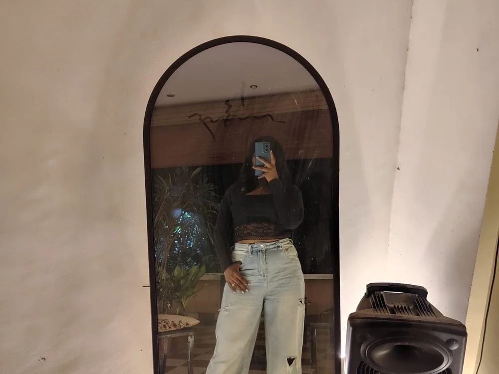 nia_thkur_