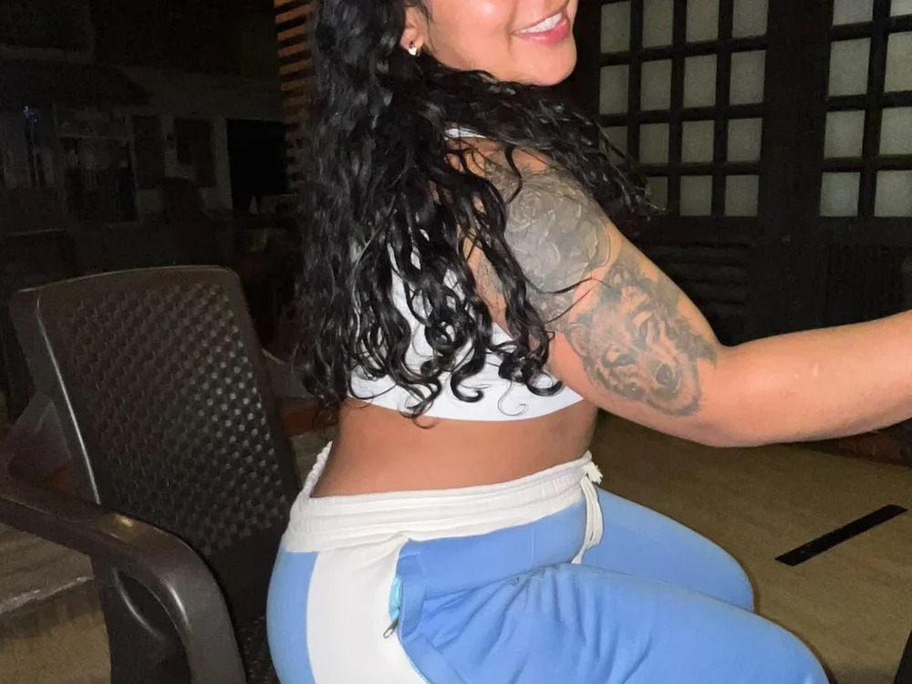 nikki_wild66