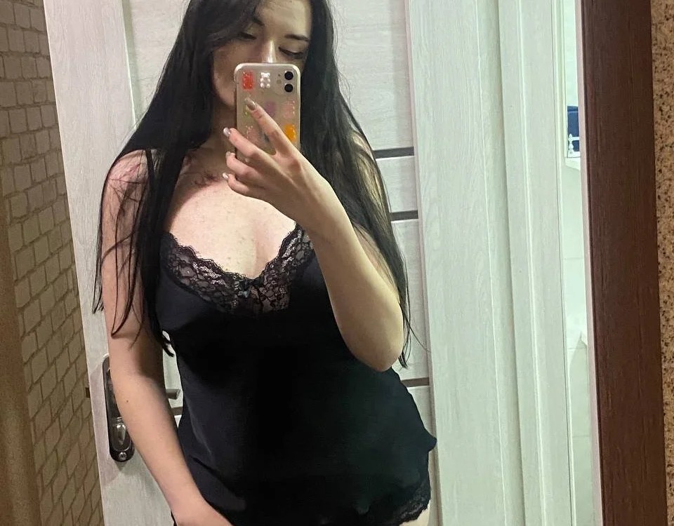 sexy-brunette77