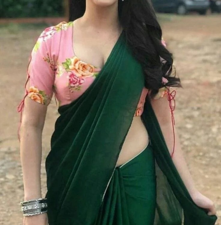 shivani_hot369