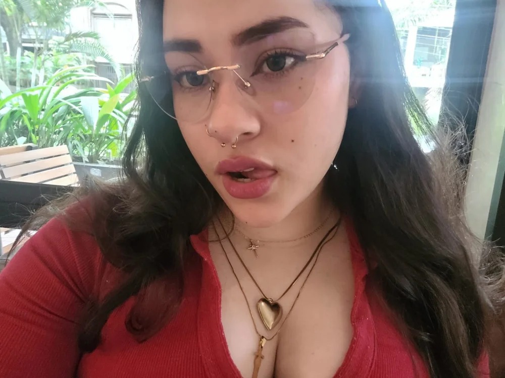 urCurvyTHICC