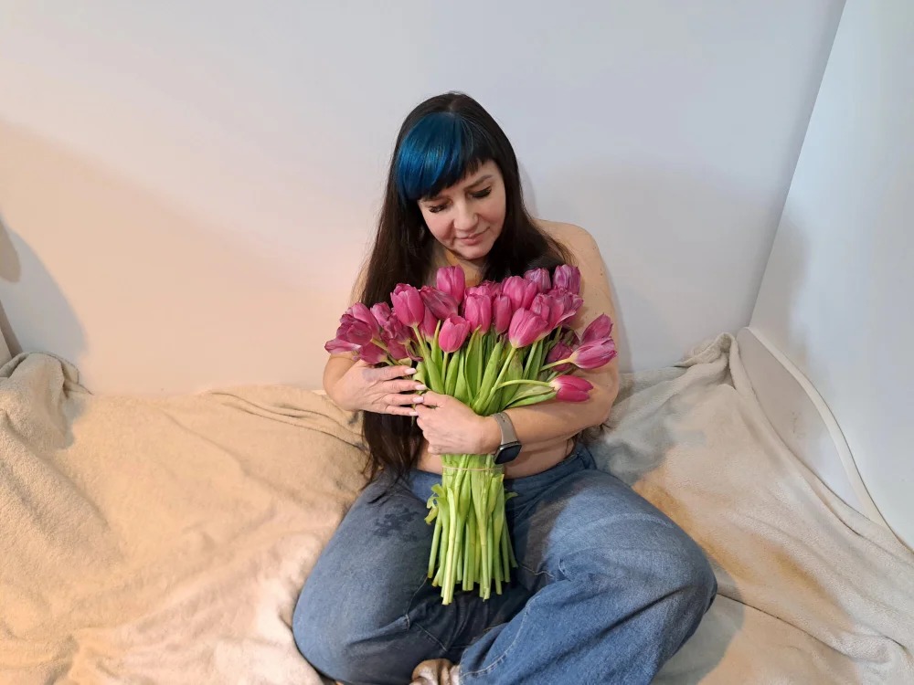 velvet_gloria