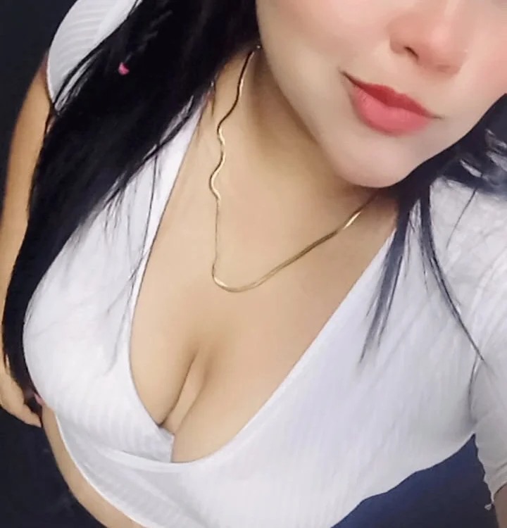 zoe__black